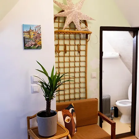 Emili's Rustic Retreat 佩奇