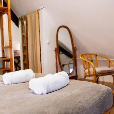 Apartment Emili's Rustic Retreat Pecs